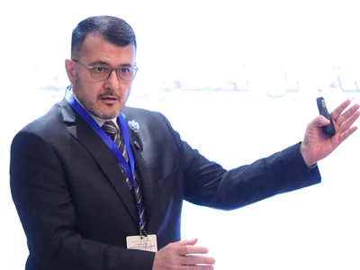 Dr. Nizar Baidoun speaking at the Kuwait HR Conference on developing second-line leadership